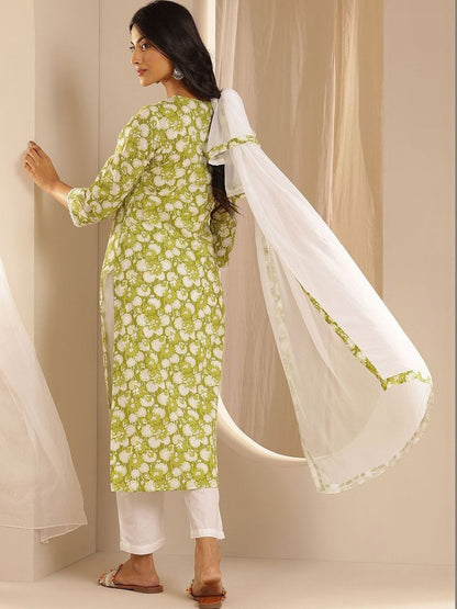 Women Floral Printed Regular Kurta with Trousers & With Dupatta