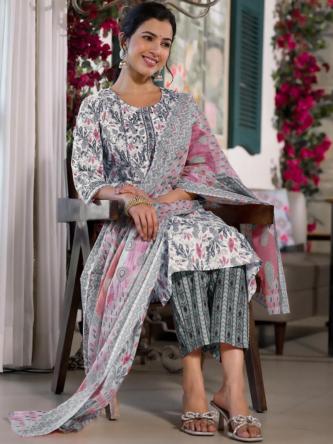Dhiyona KL Floral Printed Regular Mirror Work Pure Cotton Kurta with Trousers & With Dupatta
