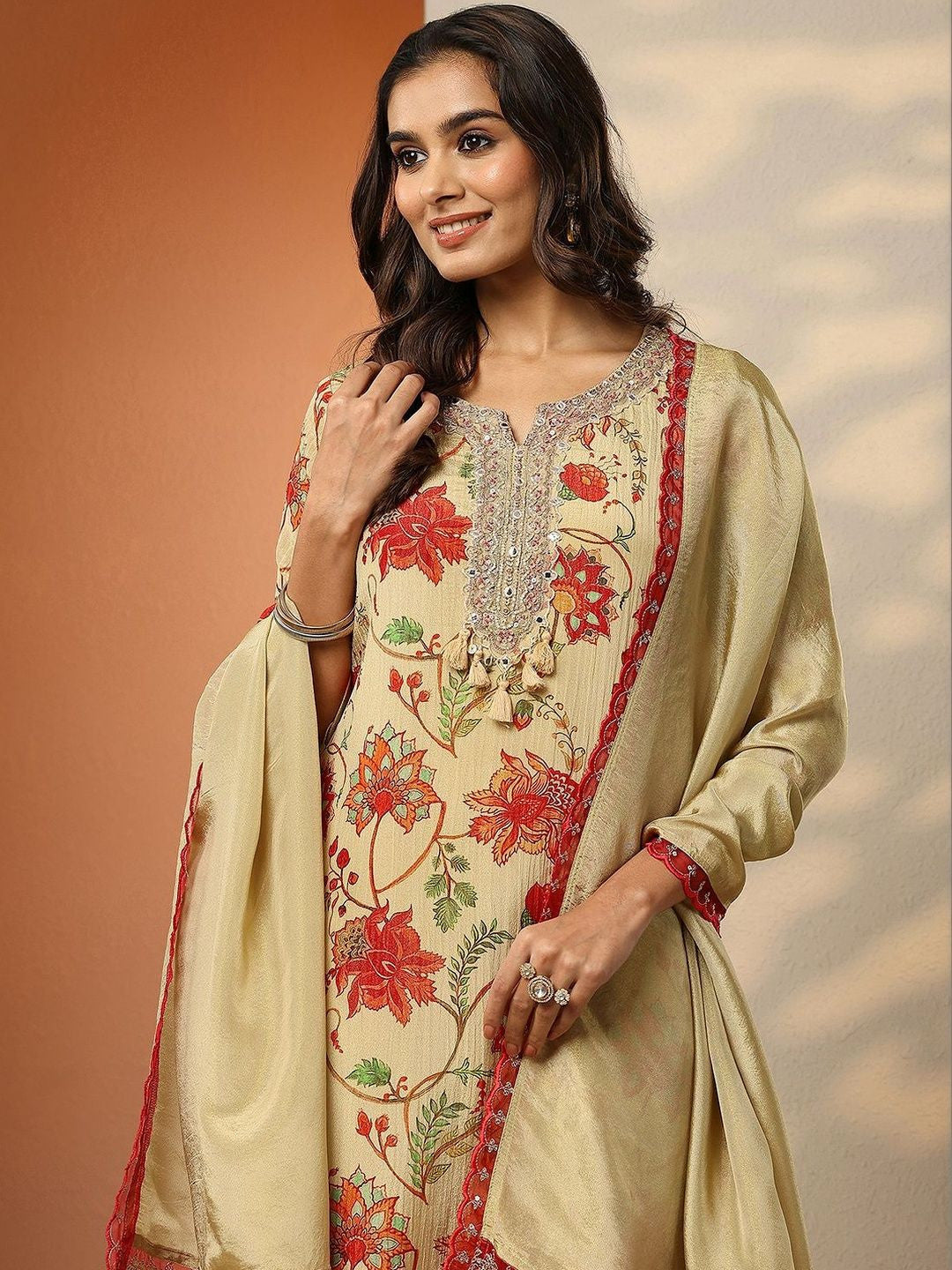 Women Floral Printed Regular Thread Work Kurta with Trousers & With Dupatta