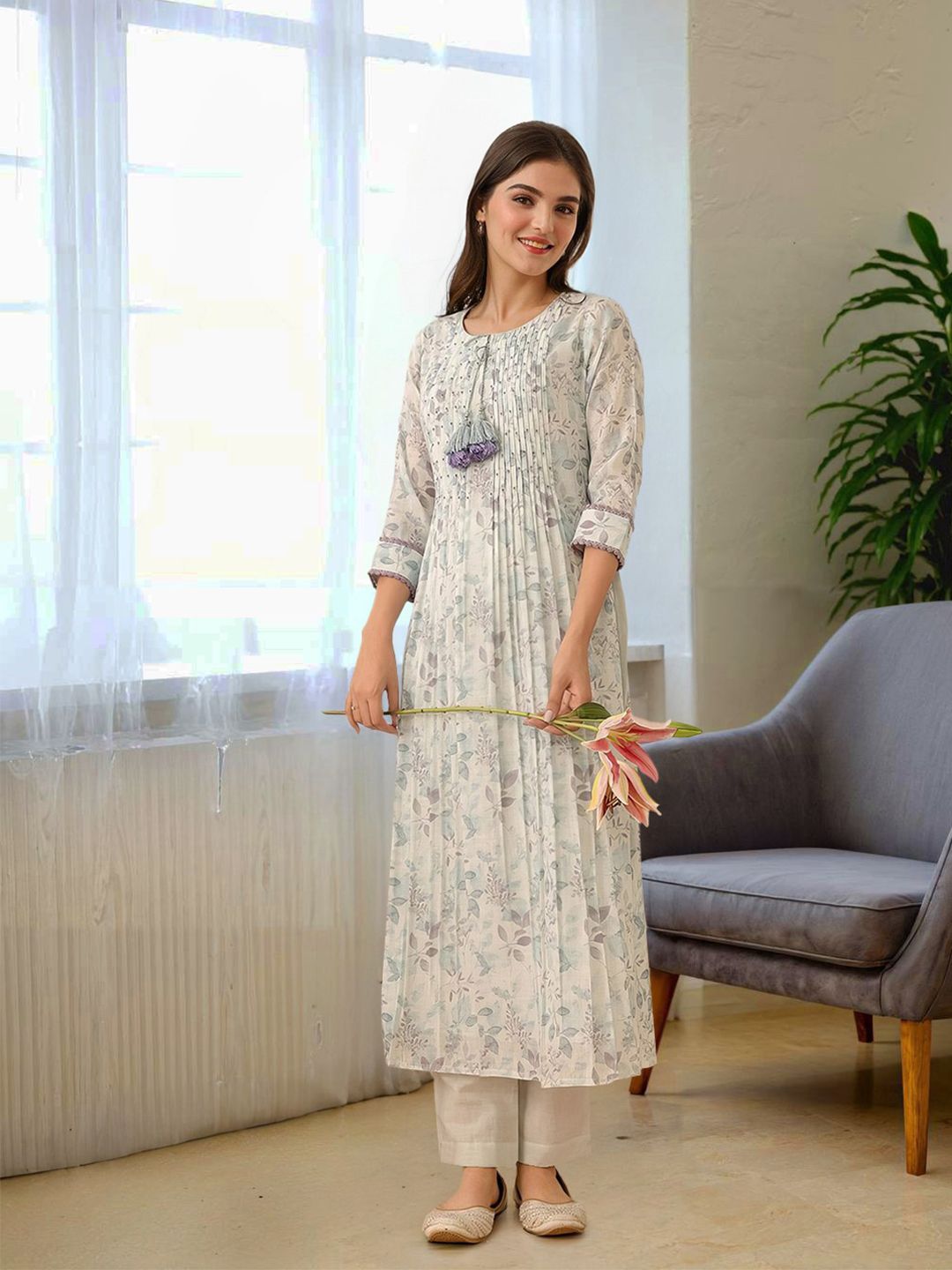Dhiyona IS Women's Floral Printed Sequinned Kurta & Trousers With Dupatta