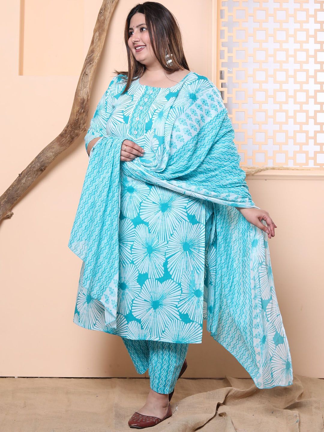 Dhiyona KL Plus Size Floral Printed Pure Cotton Kurta with Trousers & Dupatta