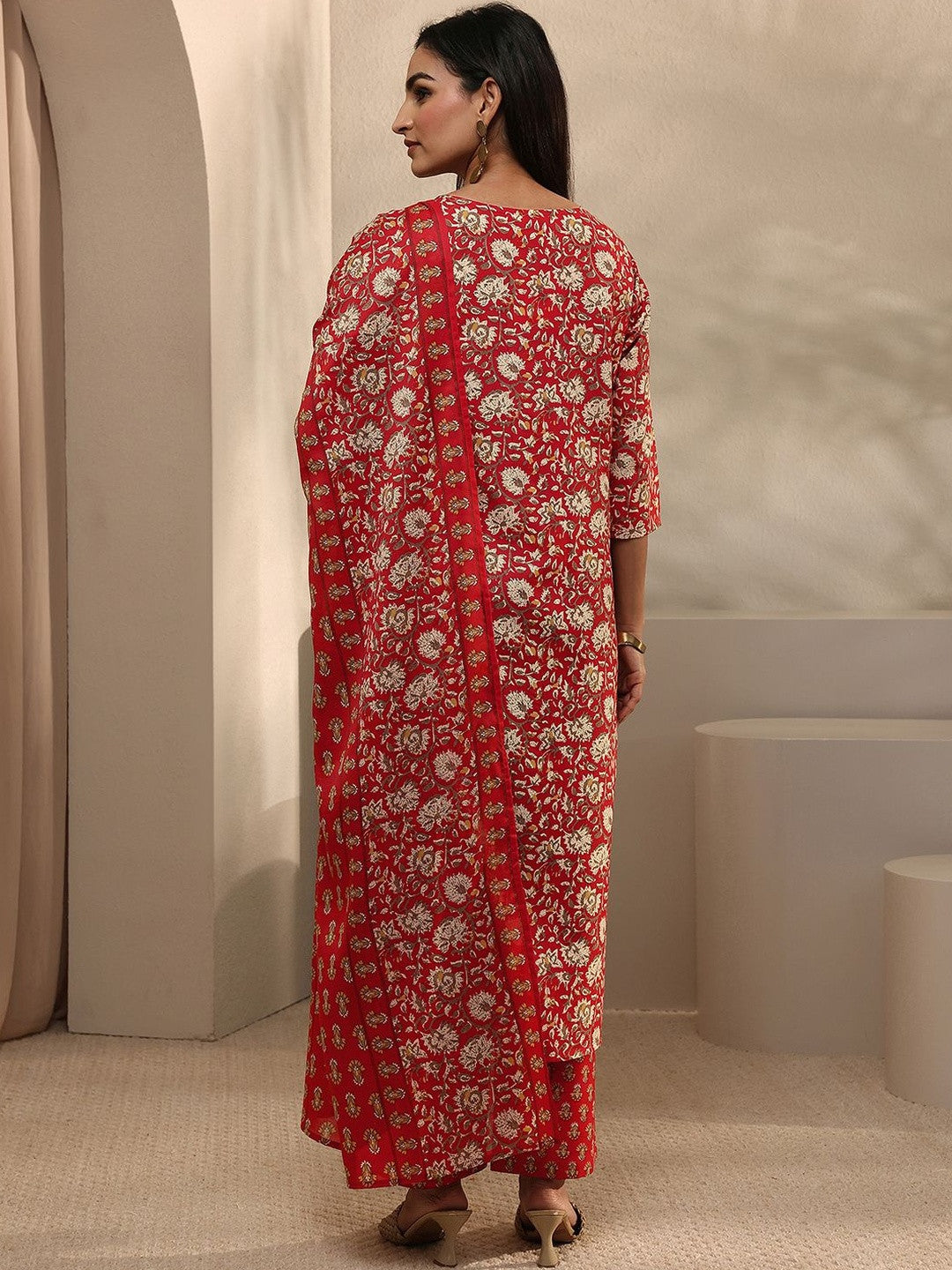 Women Floral Printed Regular Thread Work Kurta with Trousers & With Dupatta