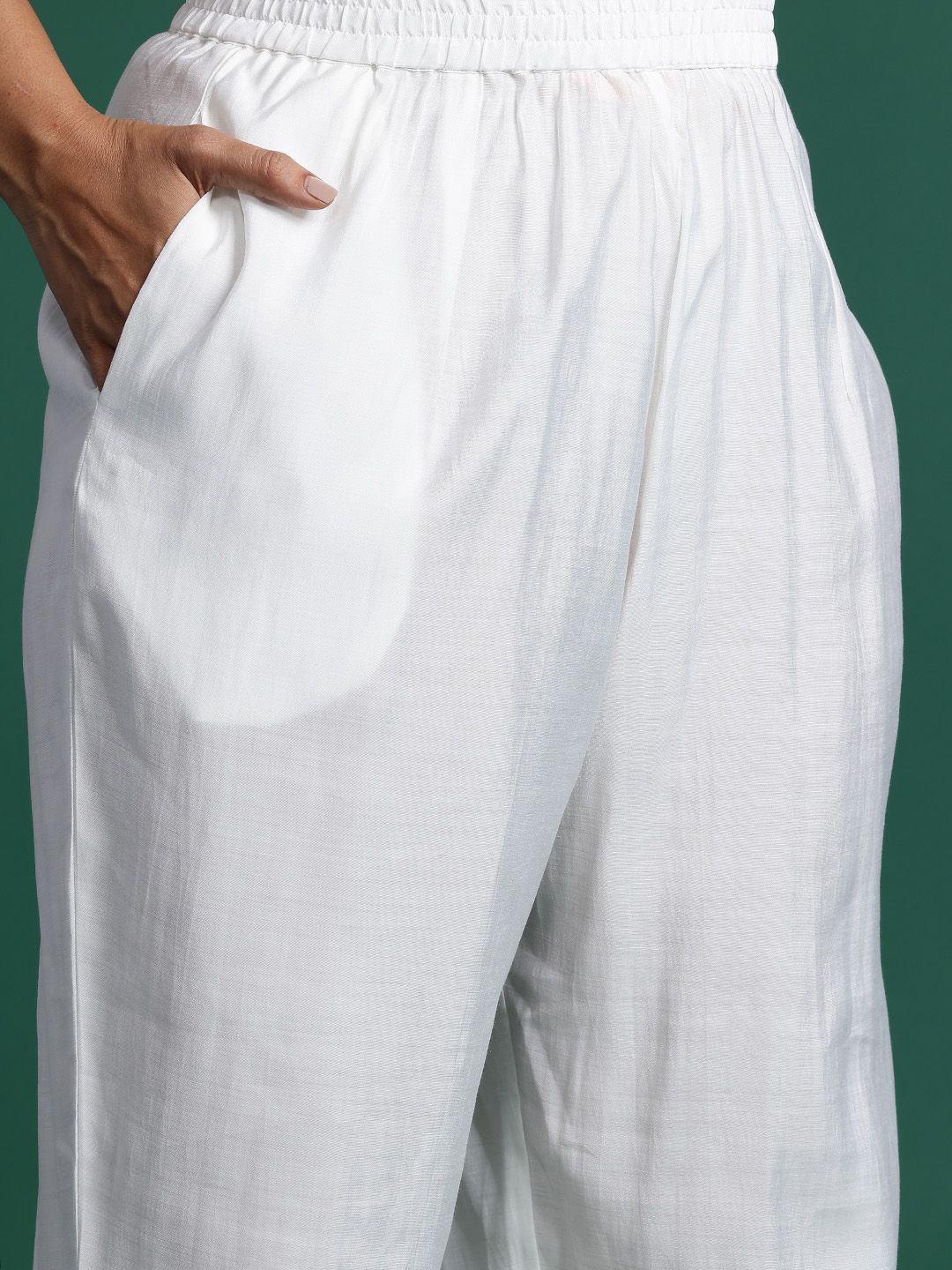 Dhiyona Women's Plus Size Floral Embroidered Beads & Stones Kurta with Trousers & With Dupatta