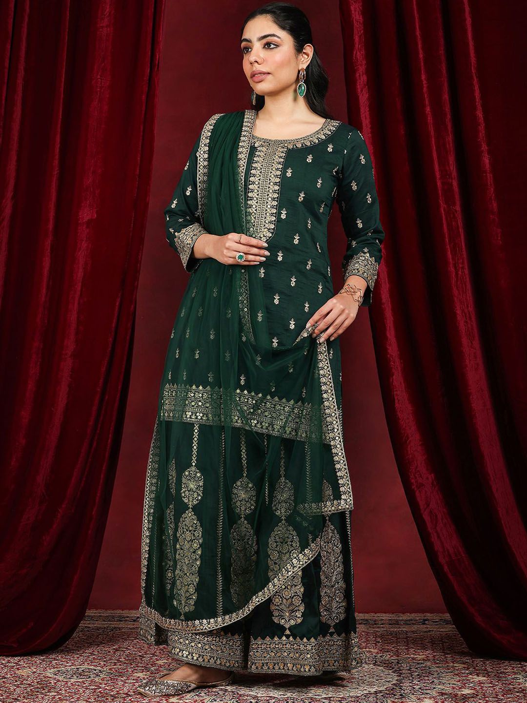Dhiyona LL Sequinnce Embellished Round Neck Kurta Straight Kurta With Palazzos & Dupatta