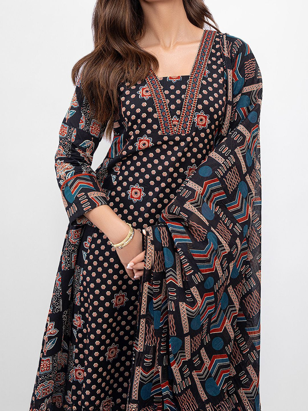 Women Ethnic Motifs Printed Regular Kurta with Trousers & With Dupatta