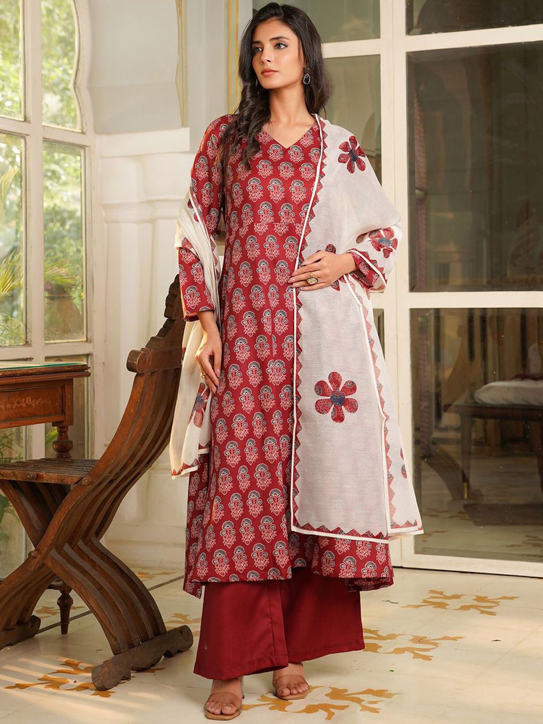 Dhiyona KL Women Floral Printed A-Line Kurta with Palazzo & Dupatta