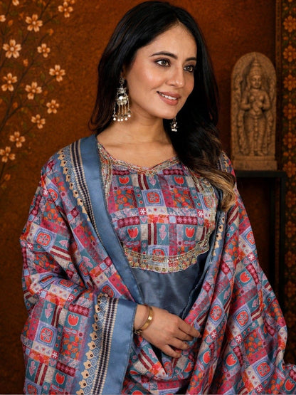 Women Ethnic Motifs Regular Kurta with Trousers & With Dupatta