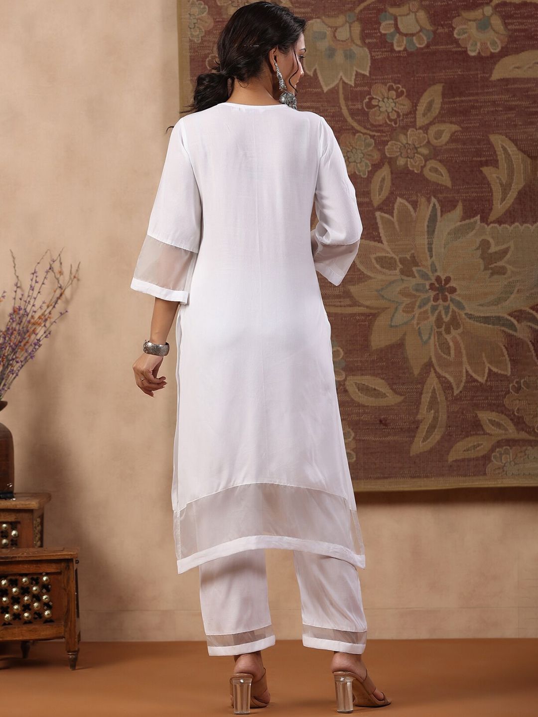 Dhiyona RR Women's Floral Yoke Design Thread Work Kurta With Trousers