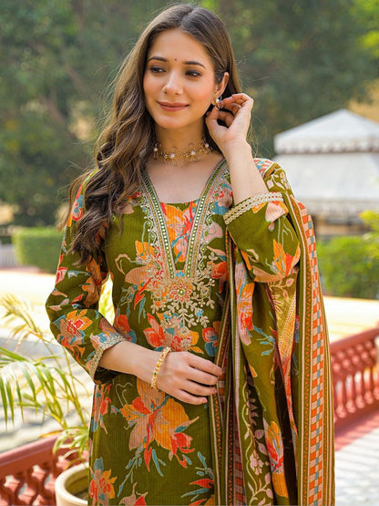 Dhiyona KL Women Floral Printed Regular Thread Work Kurta with Trousers & With Dupatta