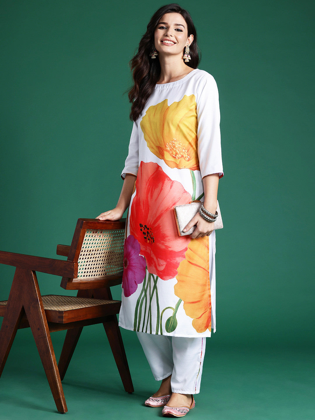 Women Floral Printed Regular Kurta with Trousers