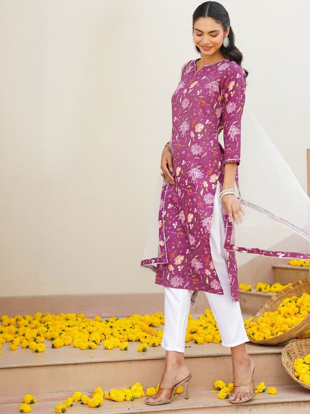 Dhiyona KL Floral Printed Straight Kurta With Trousers & Dupatta