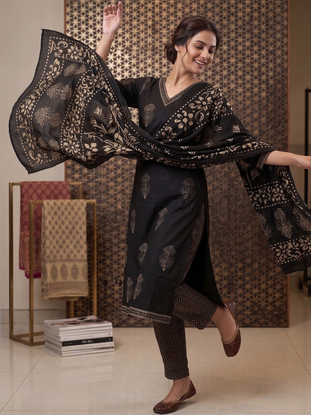 Printed Pure Cotton V-Neck Kurta & Trousers With Dupatta
