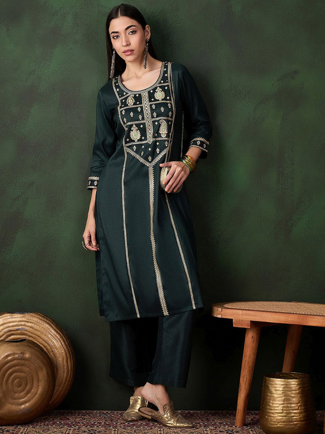 Dhiyona SN Women Paisley Embroidered Kurta with Trousers