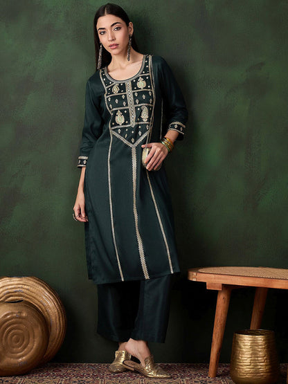 Women Paisley Embroidered Kurta with Trousers