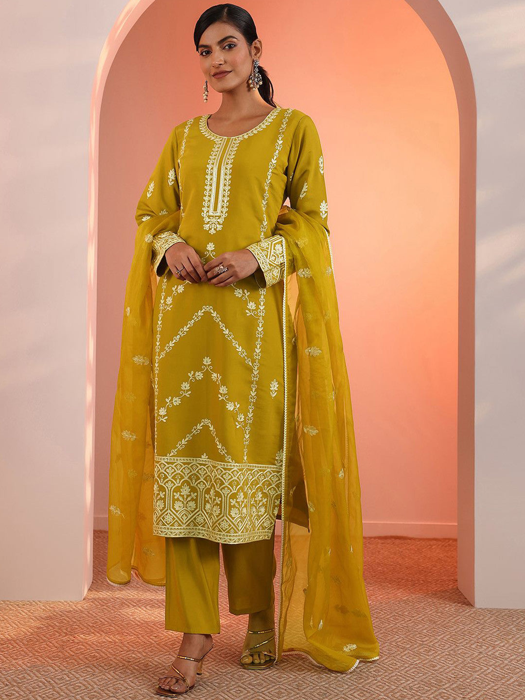 Floral Embroidered Round Neck Sequinned Straight Kurta With Trousers & Dupatta