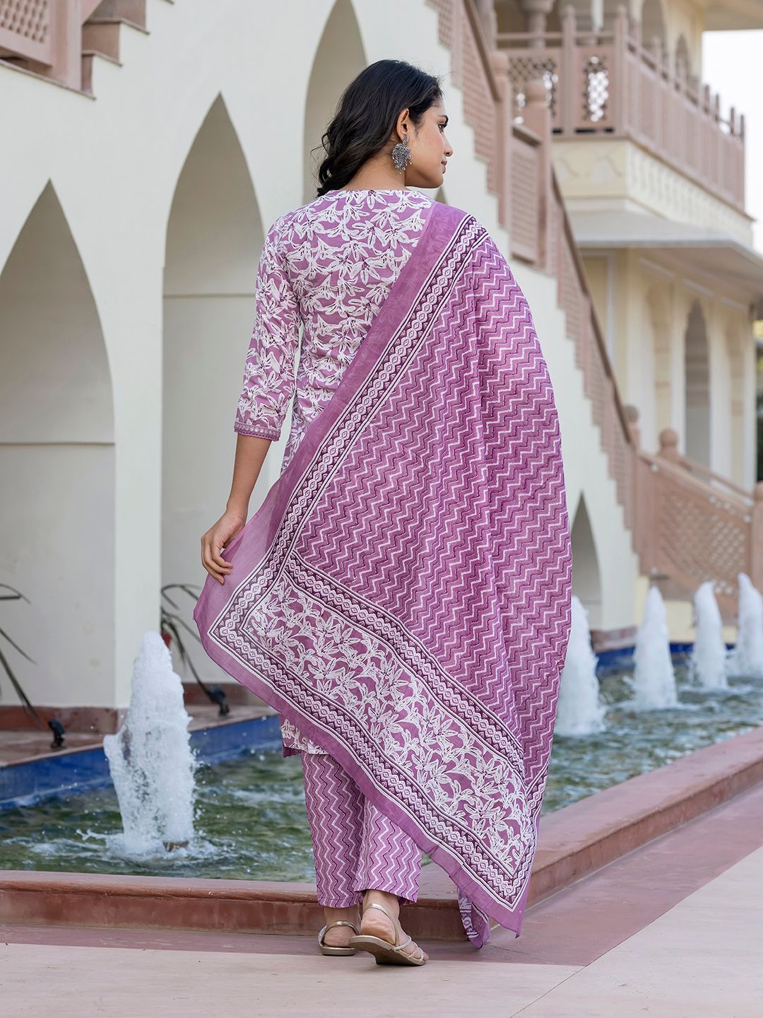 Dhiyona KL Women Floral Printed Regular Pure Cotton Kurta with Trousers & With Dupatta