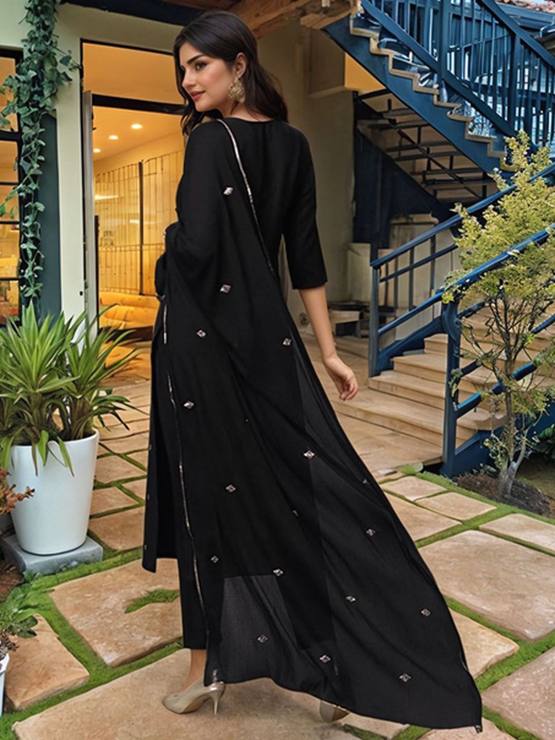 Dhiyona KL Women Ethnic Motifs Embroidered Regular Kurta with Trousers & With Dupatta