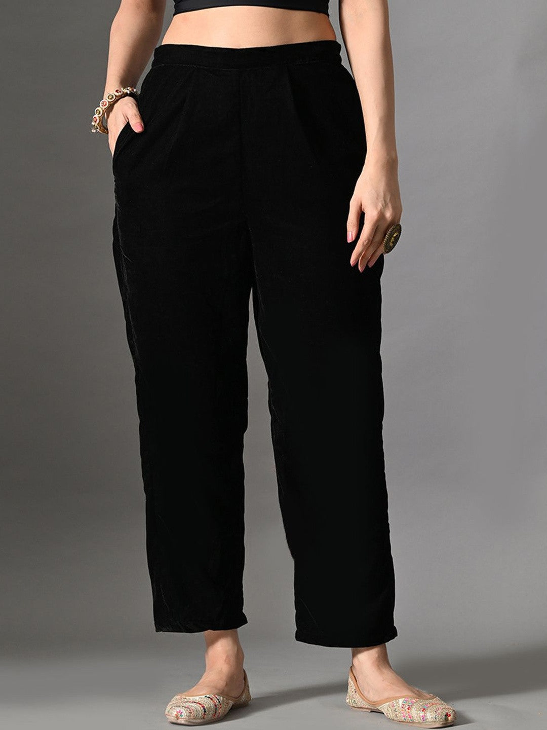 Women Black Velvet Embroidered Long Sleeve Kurta Set with Organza Dupatta