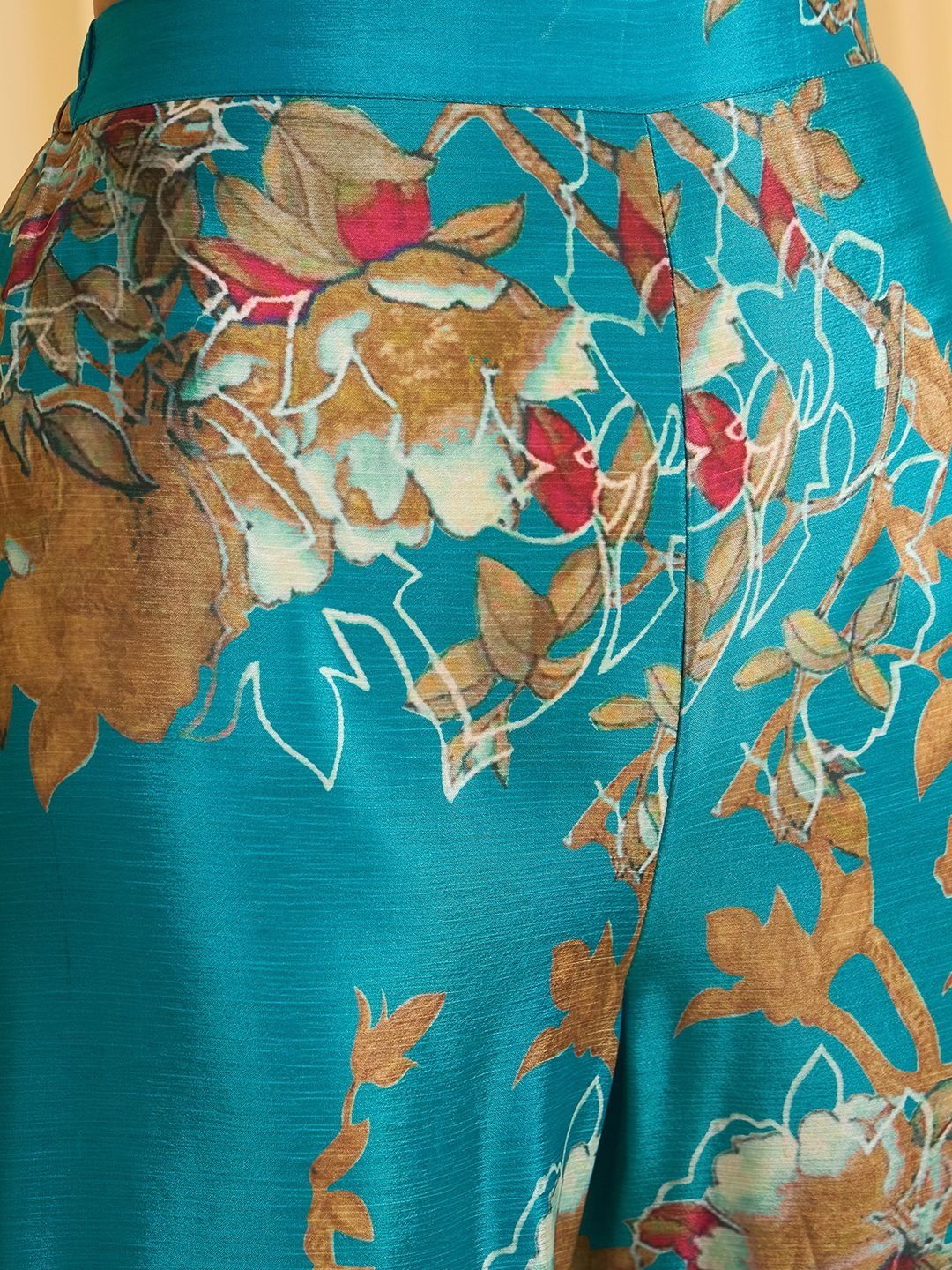 Dhiyona CH Women Floral Embroidered Regular Thread Work Kurta with Palazzos & With Dupatta