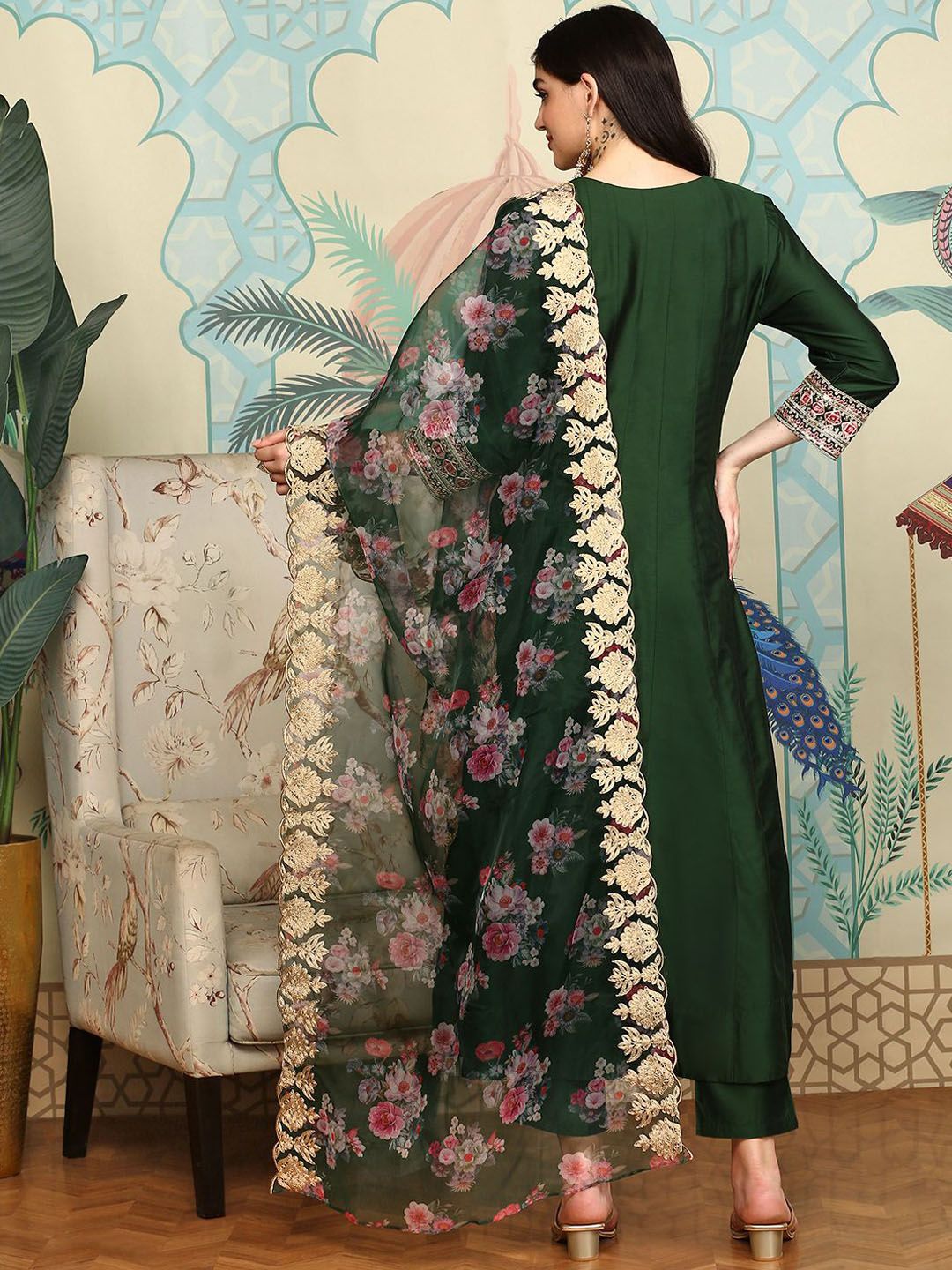 Dhiyona IS Women's Women Floral Embroidered Regular Kurta with Trousers & With Dupatta