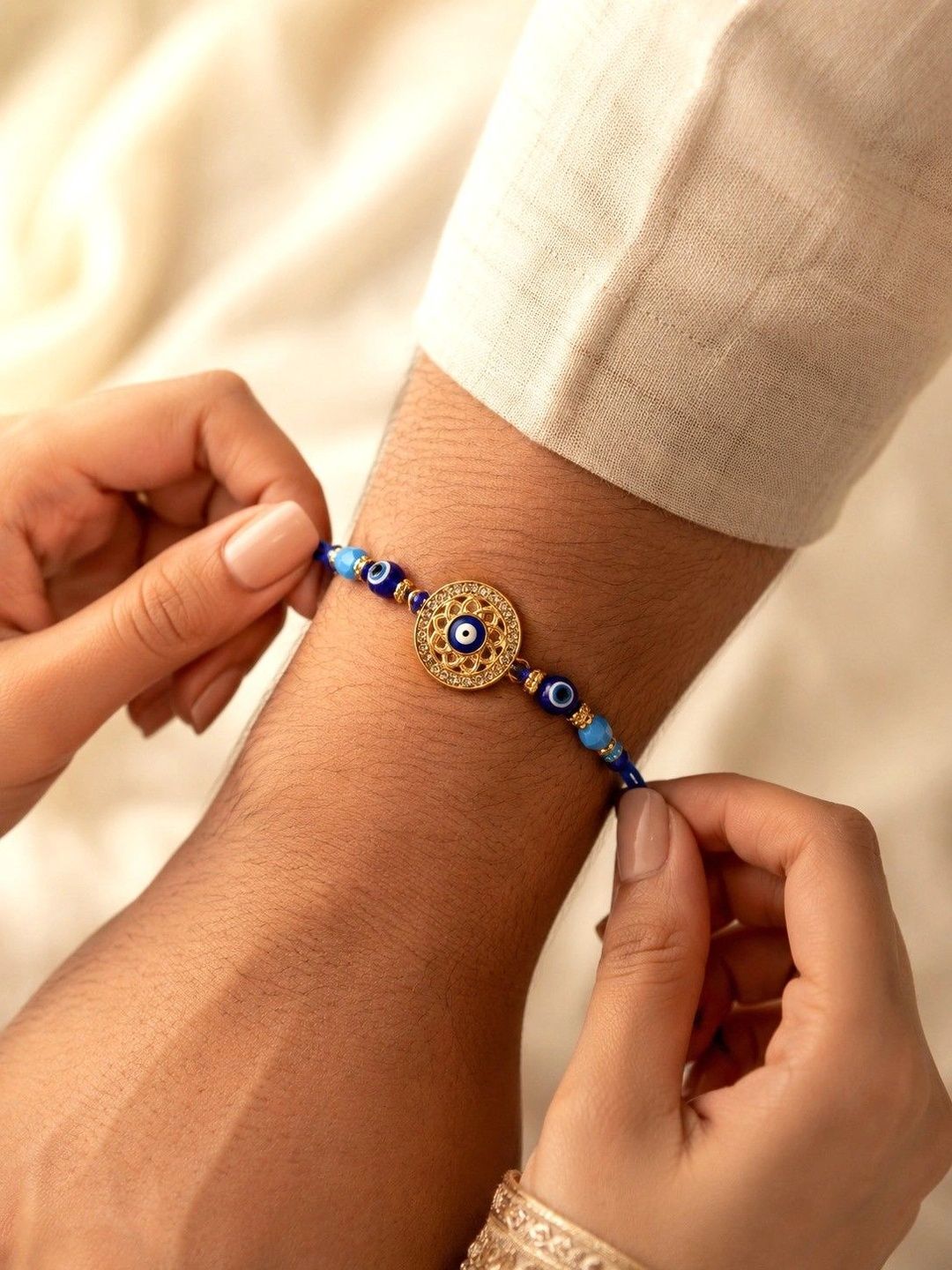 Dhiyona Rakhi