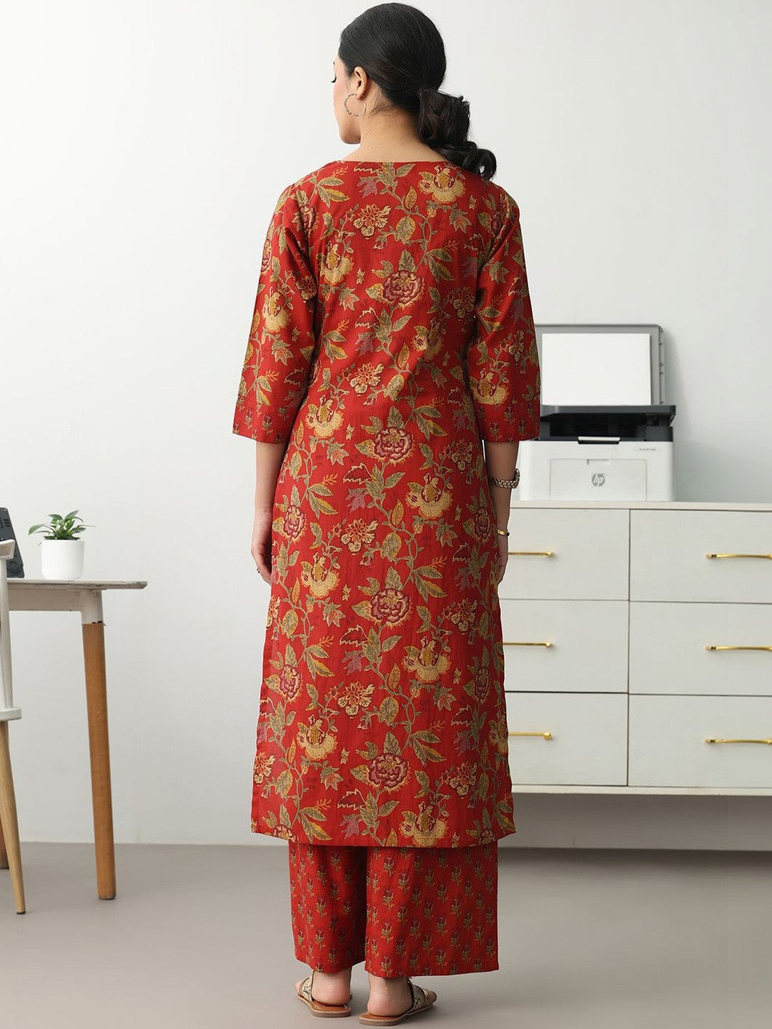 Women Floral Printed Regular Cotton Blend Kurta with Palazzos