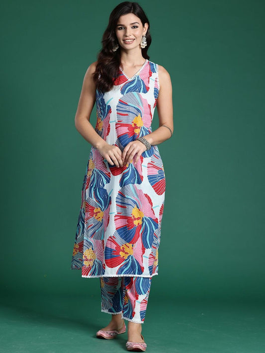 Women Floral Printed Cotton Kurta with Trousers