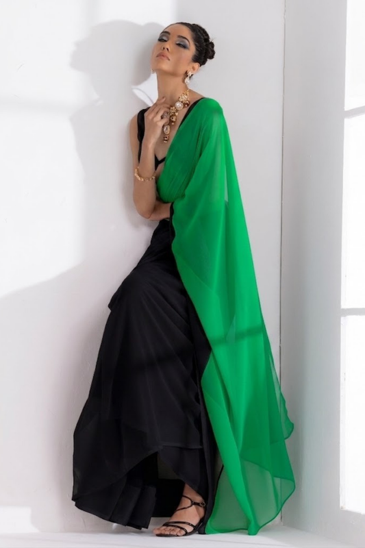 Dhiyona ST Black and Green Georgette Triangle Saree with Blouse Fabric