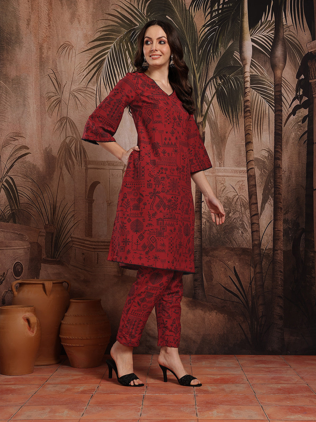 Women Tribal Printed Kurta with Trousers