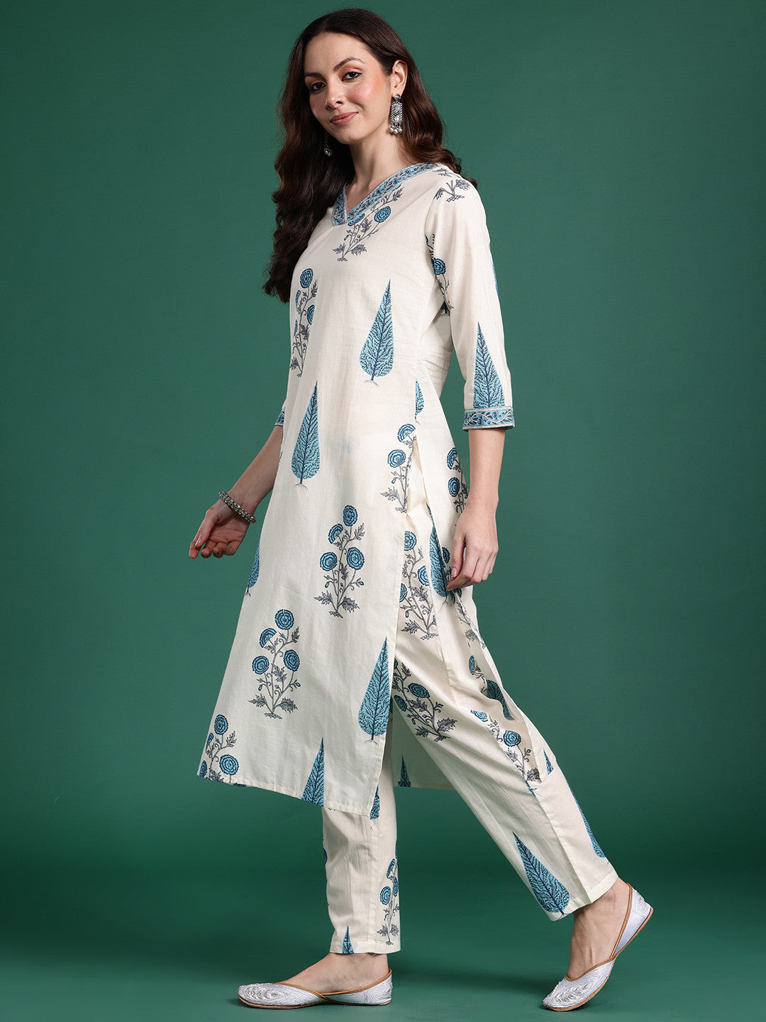 Floral Printed Regular Kurta with Trousers