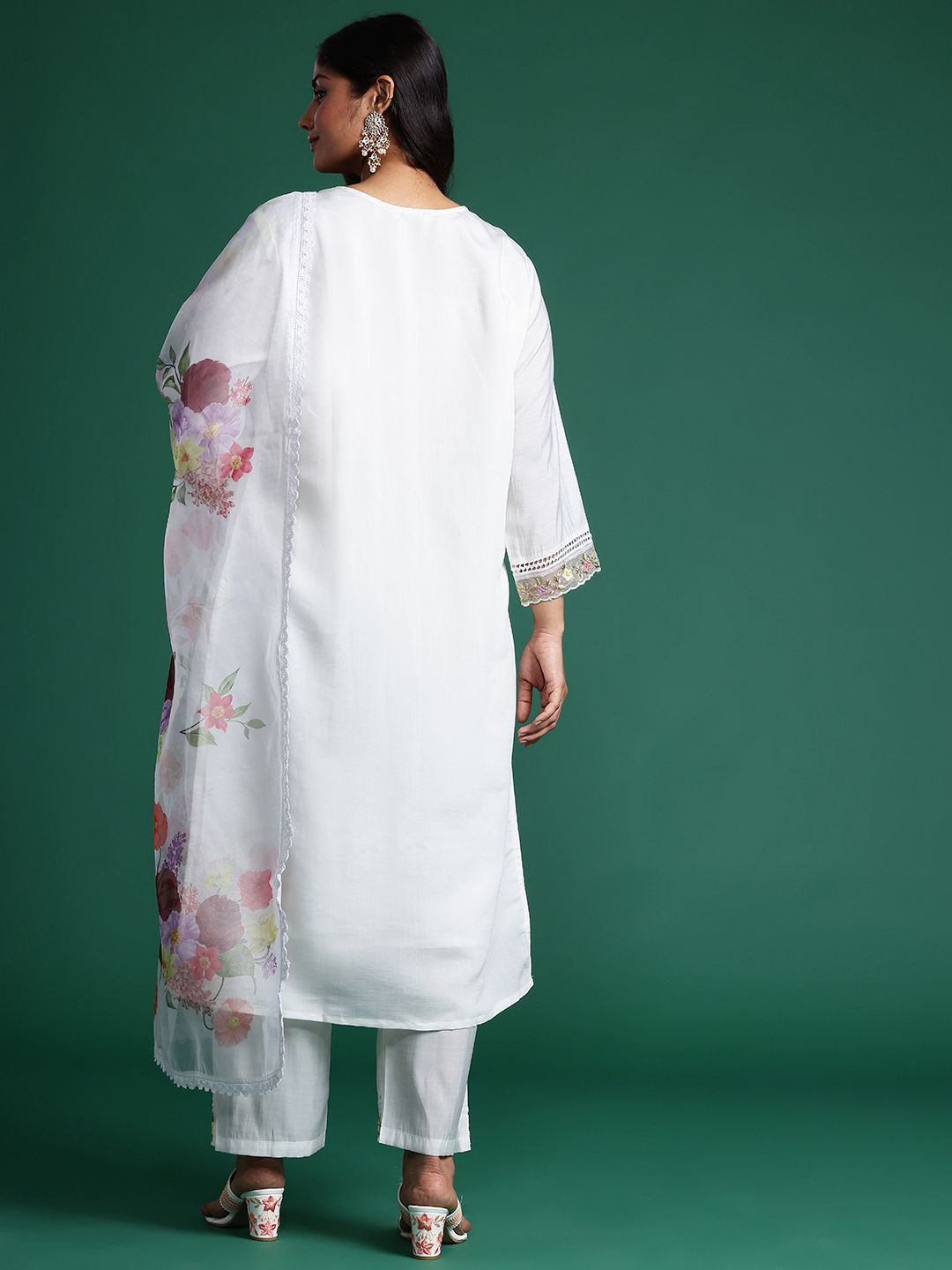 Dhiyona Women's Plus Size Floral Embroidered Beads & Stones Kurta with Trousers & With Dupatta