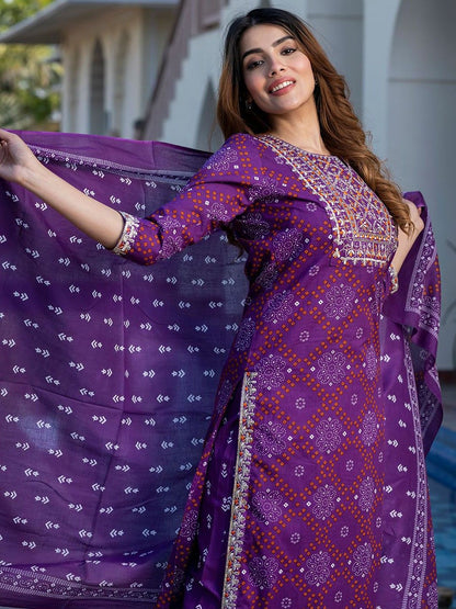 Dhiyona KL Women Bandhani Embroidered Regular Sequinned Pure Cotton Kurta with Trousers & With Dupatta