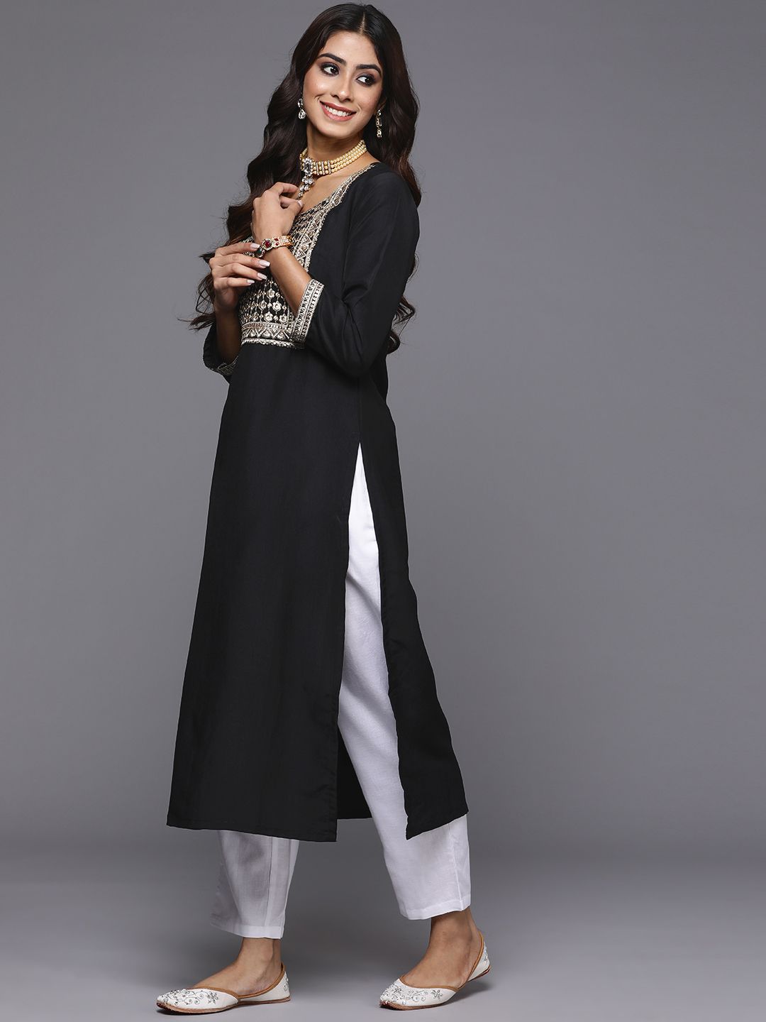 Dhiyona IE Women Black Ethnic Motifs Yoke Design Sequinned Kurta