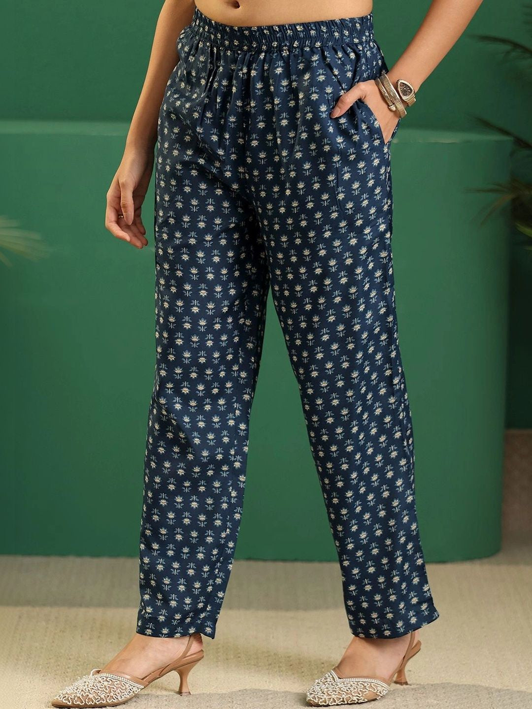 Women Ethnic Motifs Printed Regular Thread Work Kurta with Trousers & With Dupatta