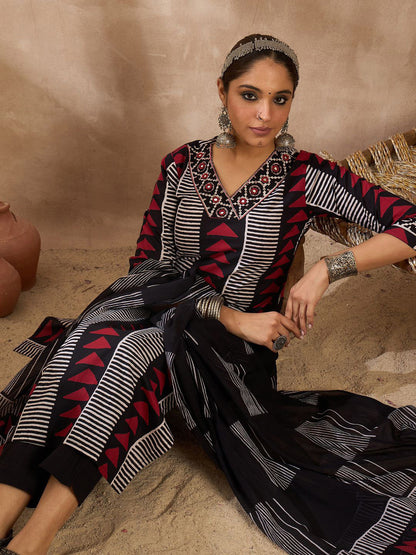 Women Printed Regular Thread Work Pure Cotton Kurta with Trousers & With Dupatta