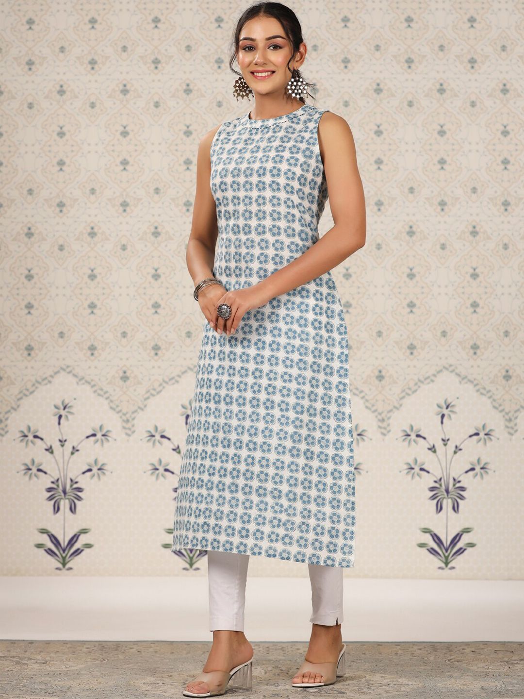 Dhiyona OD  Floral Printed Sleeveless A-Line Cotton Kurta