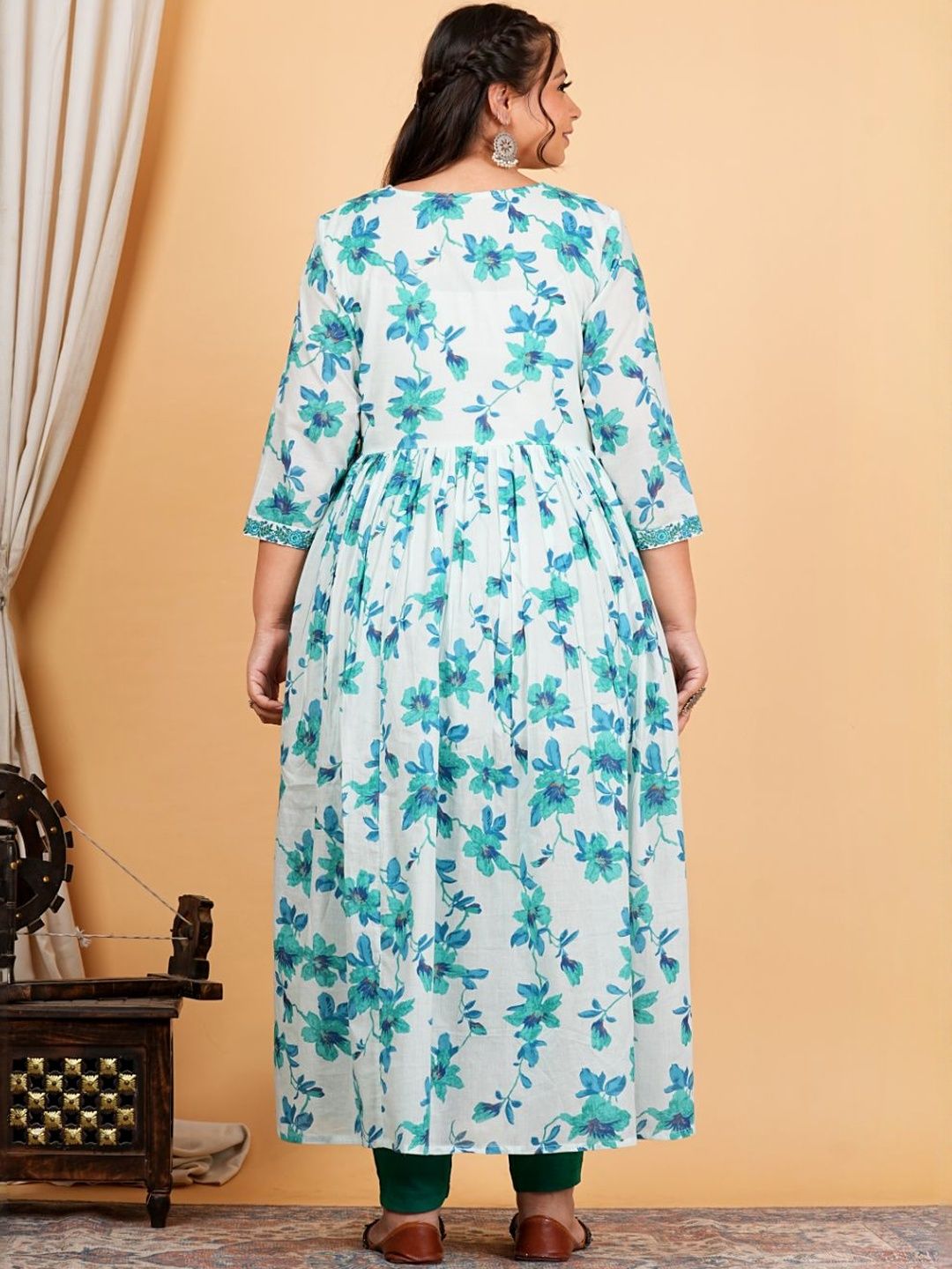 Dhiyona KL Women Floral Printed Pleated Thread Work Pure Cotton Kurta Set With Dupatta