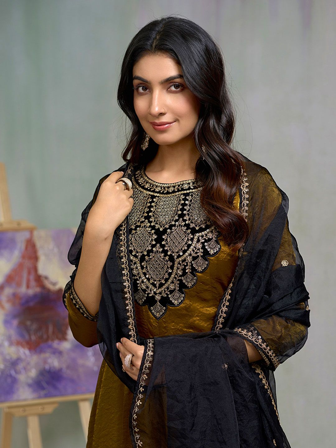 Dhiyona CH Women Floral Embroidered Regular Sequinned Kurta with Trousers & Dupatta