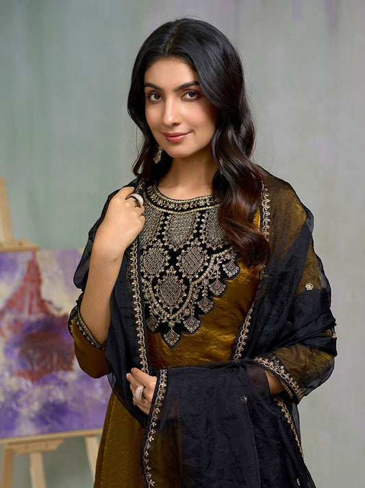 Dhiyona CH Women Floral Embroidered Regular Sequinned Kurta with Trousers & Dupatta