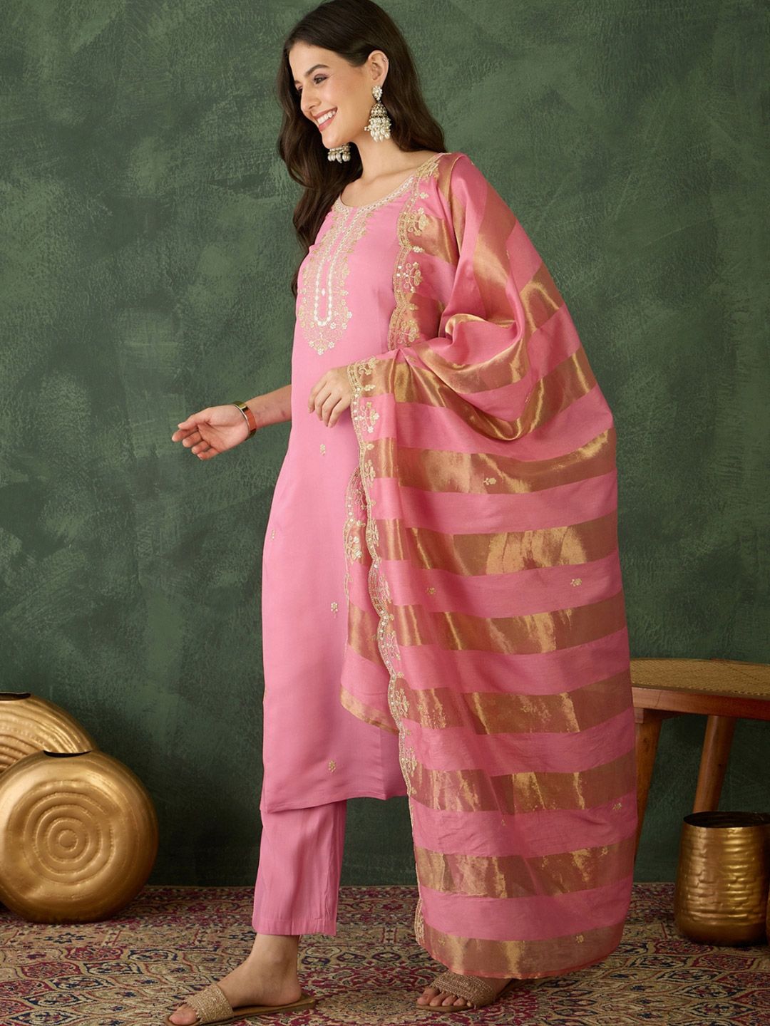 Dhiyona KL Women Floral Embroidered Regular Thread Work Kurta With Trousers & Dupatta