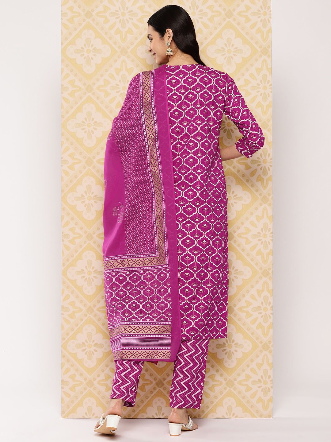 Dhiyona KL Women Printed Regular Kurta with Trousers & Dupatta
