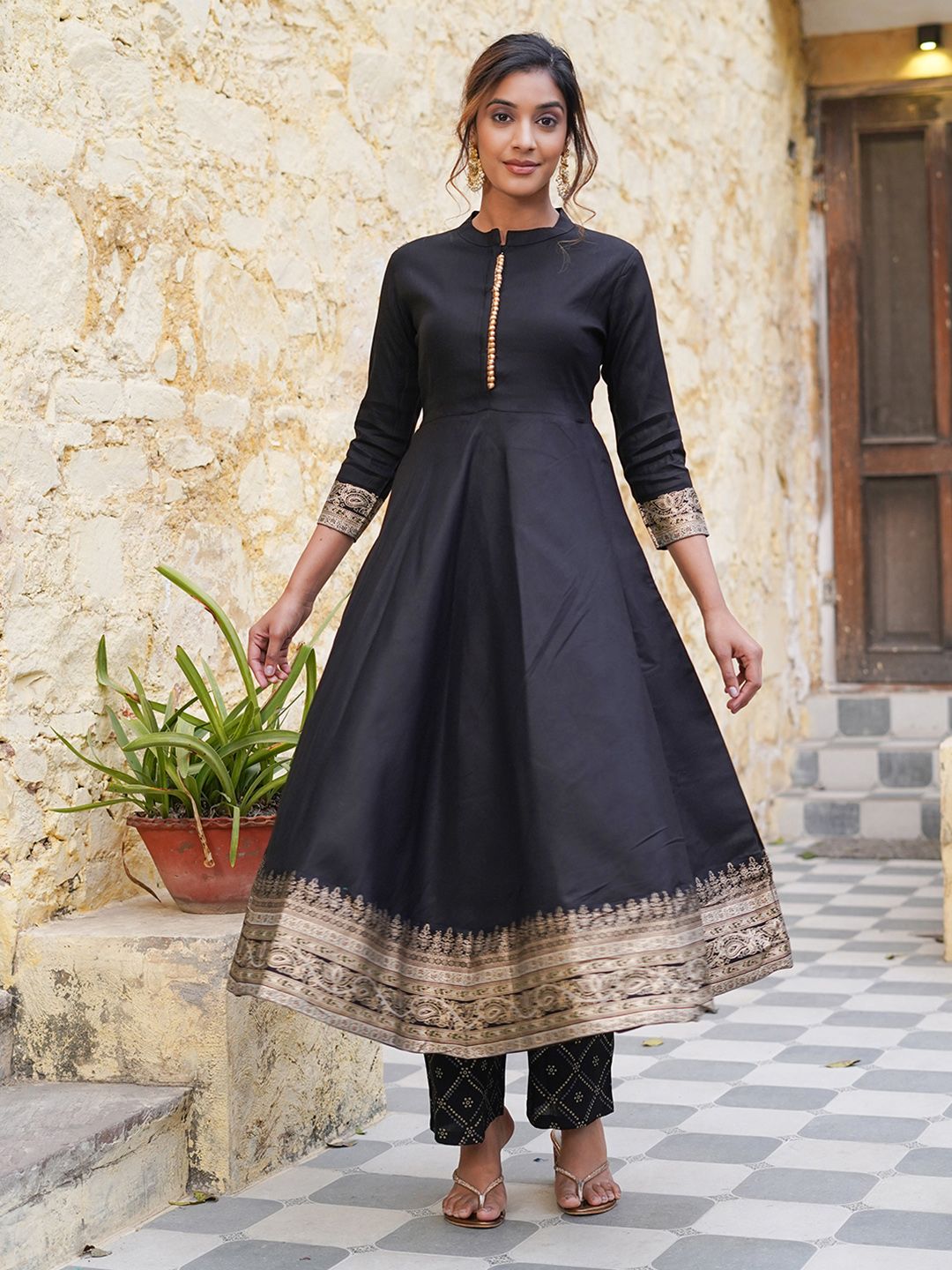 Dhiyona KL Ethnic Motifs Printed Mandrine Collar Anarkali Kurta With Trouser & Dupatta
