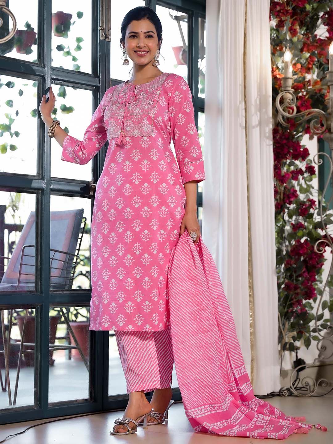 Dhiyona KL Women Plus Size Pink Floral Printed Kurta with Trousers & Dupatta
