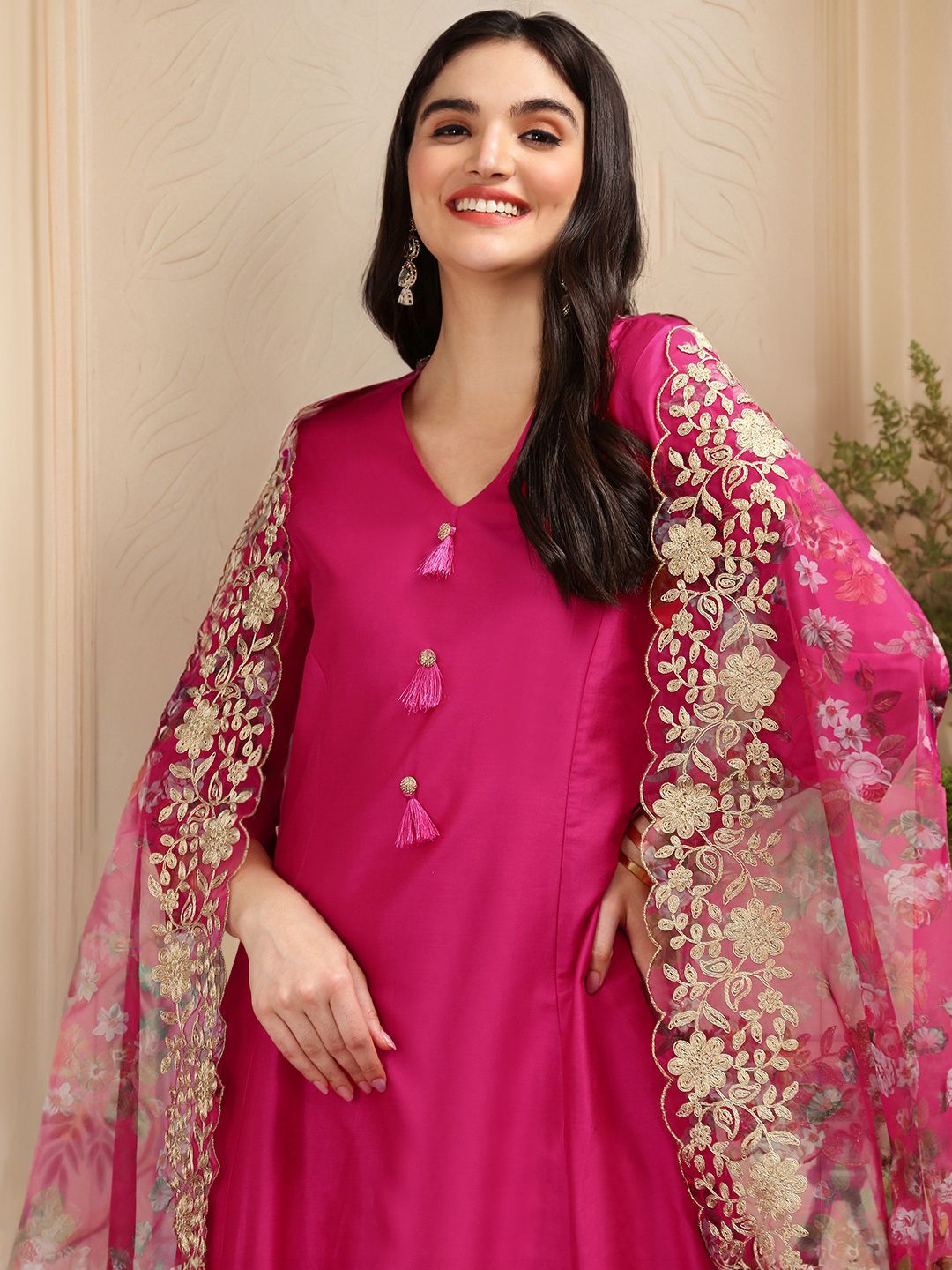 Dhiyona IS Women's Printed V-Neck Three-Quarter Sleeves Kurta with Trousers & With Dupatta