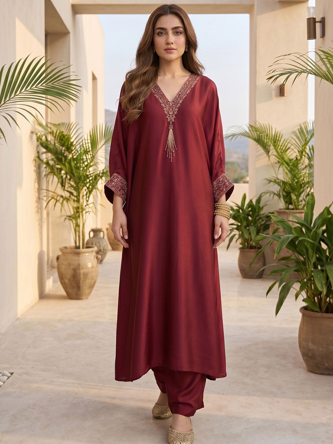 Maroon Women Ethnic Motifs Embroidered Regular Thread Work Kurta with Trousers