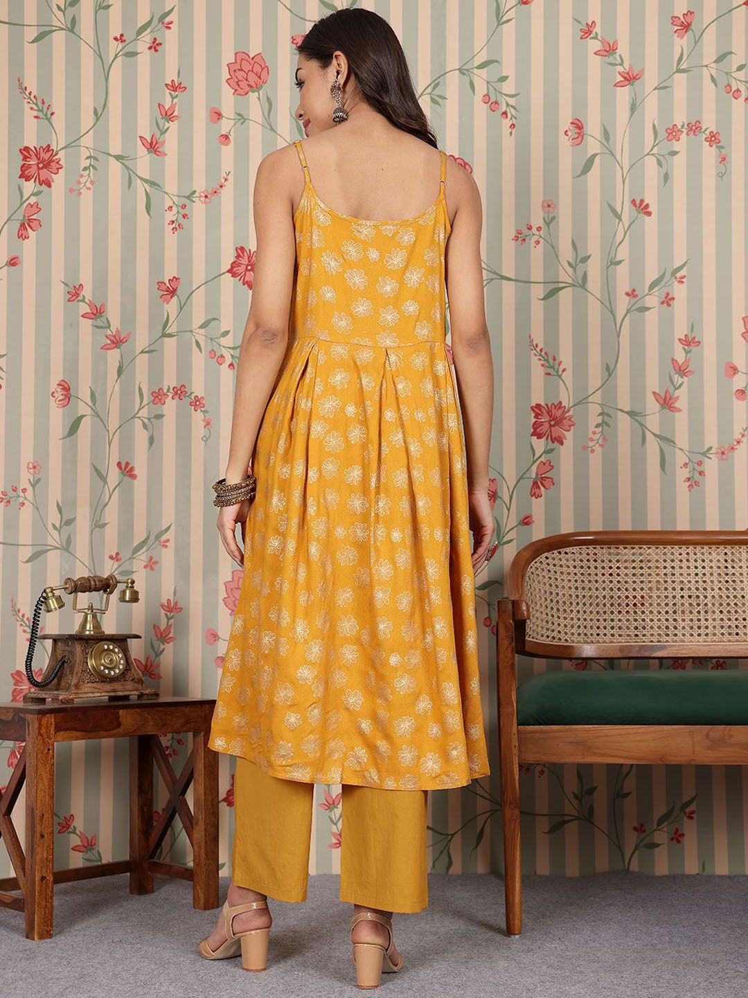 Dhiyona OD  Women Floral Printed Regular Kurta with Palazzos & With Dupatta