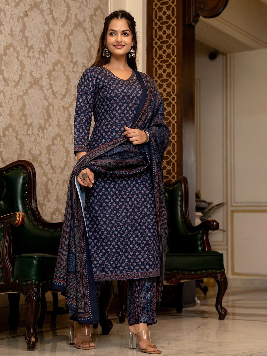 Dhiyona KL Ethnic Motifs Printed Regular Gotta Patti Straight Kurta with Trousers & Dupatta