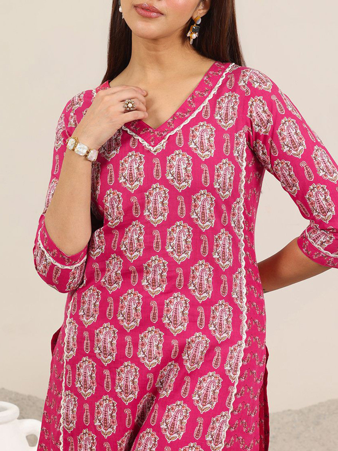 Floral Printed V-Neck Straight Kurta With Trousers