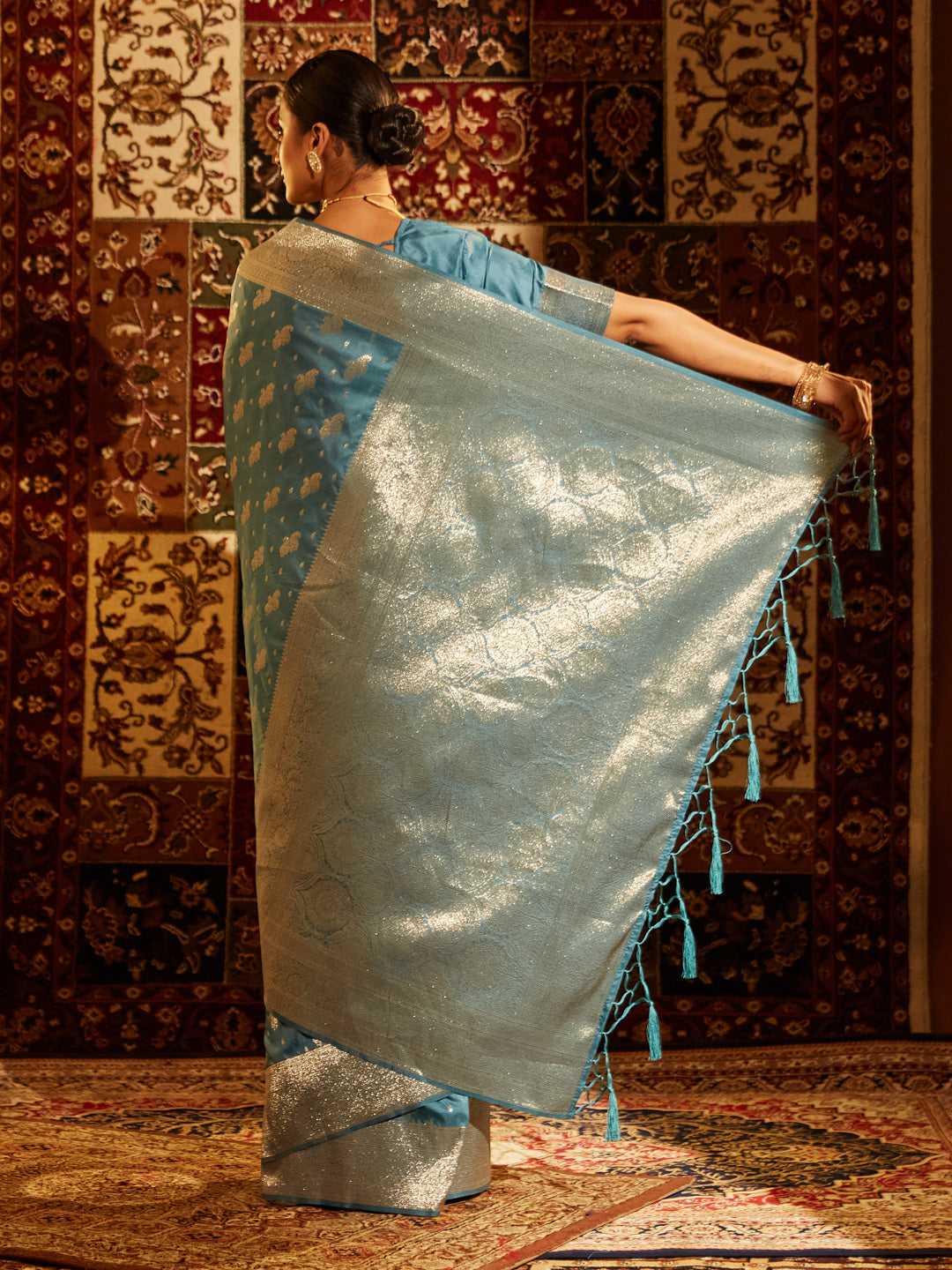 Dhiyona KS Women's Paisley Woven Design Zari Banarasi Saree