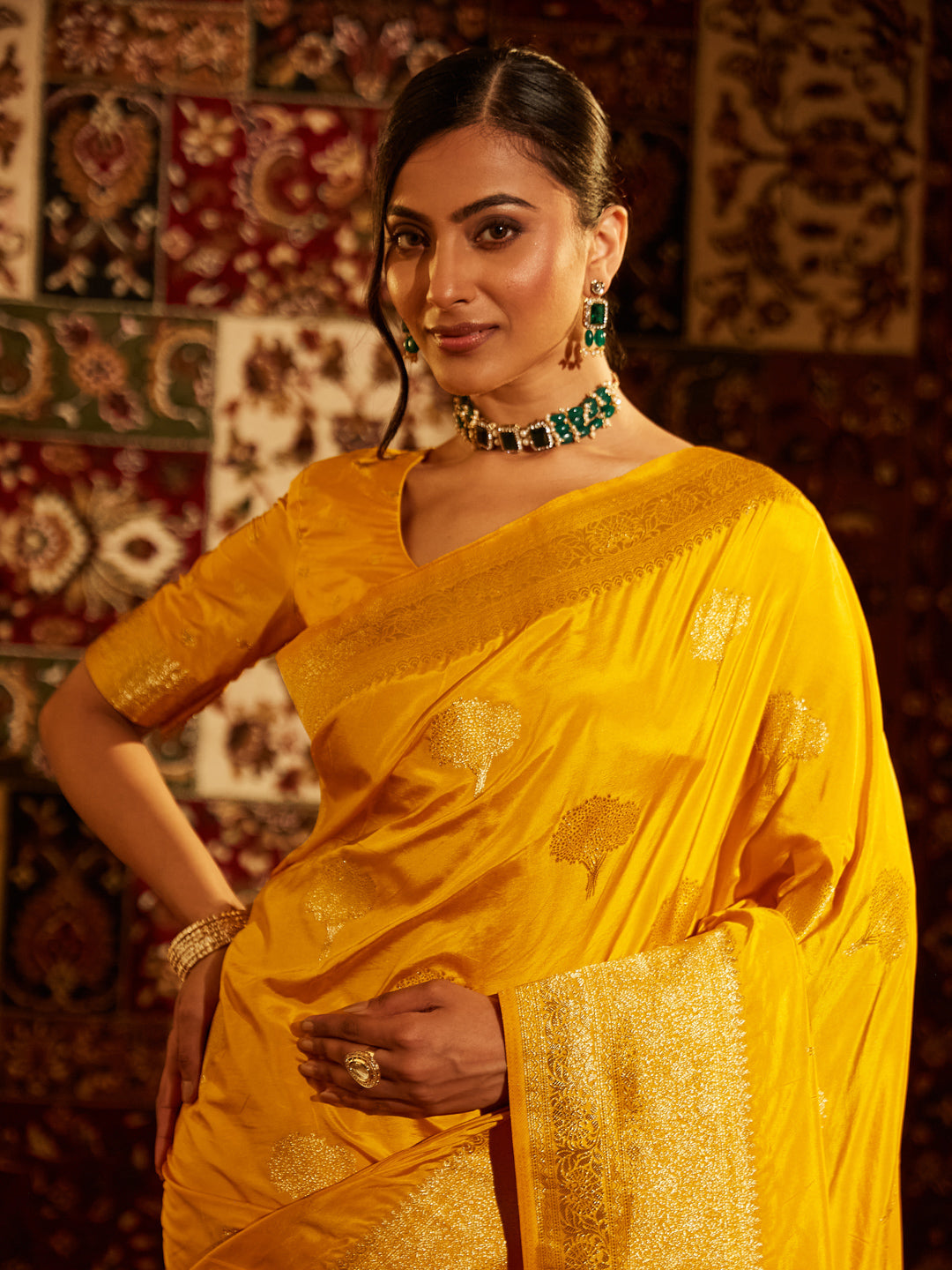 Dhiyona KS Women's Women Ethnic Motifs Zari Banarasi Saree